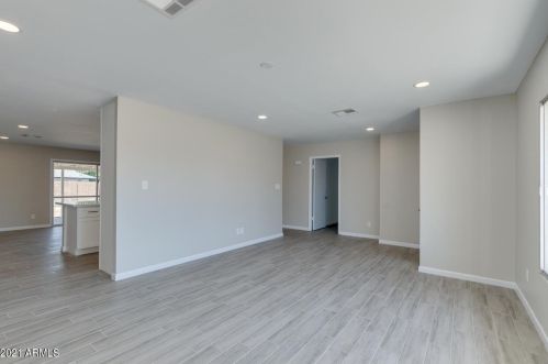 5602 42nd Ln, Phoenix AZ  85019-2001 exterior