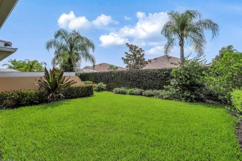 7520 Firenze Ln, Naples FL 34114-2657 exterior