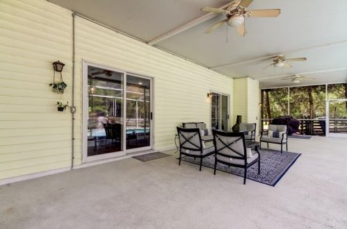 12216 Twin Br Acres Rd, Tampa FL 33626-3711 exterior