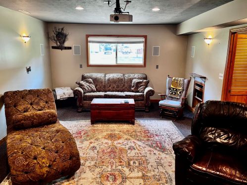 3280 Macarthur Rd, Meskegon MI 49442-1625 exterior