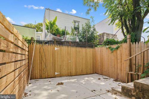 2341 Marshall St, Philadelphia PA 19148-3824 exterior