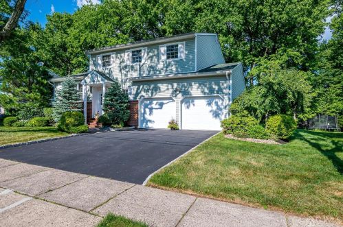 6 Falcon Dr, Edison, NJ 08820-2759