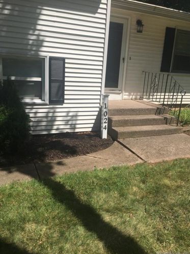 1024 Poquonock Ave, Windsor CT  06095-1857 exterior