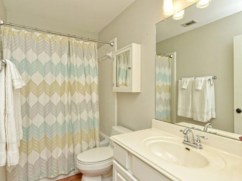 13501 Anarosa Loop, Austin TX 78727-1410 exterior