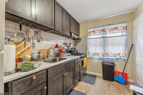 179 Midland Pl, Newark NJ 07106-3310 exterior