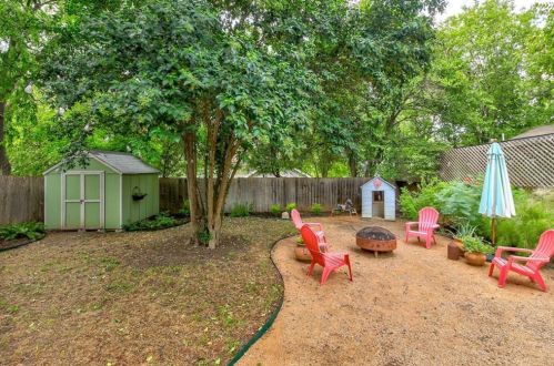 1708 Cedar Ave, Austin TX 78702-1429 exterior