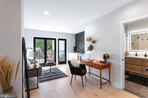 1733 Independence Ave, Washington DC  20003-1637 exterior