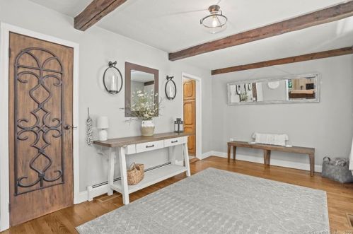 43 Morrell Ave, Milford CT 06461-2313 exterior