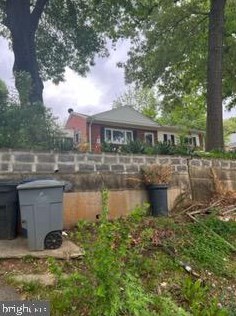 2824 James Dr, Alexandria VA 22303-1338 exterior