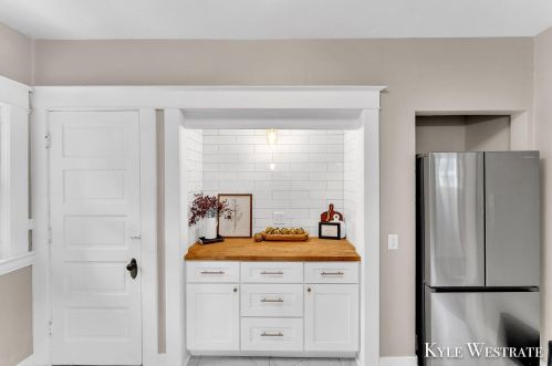 607 Hawthorne St, Grand Rapids MI 49503-3411 exterior