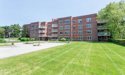 50 Lafayette Pl, Greenwich CT 06830-5405 exterior