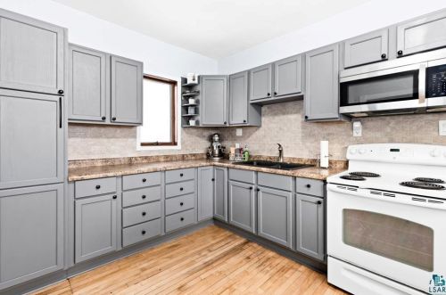 425 71 Ave, Duluth MN 55807-1842 exterior