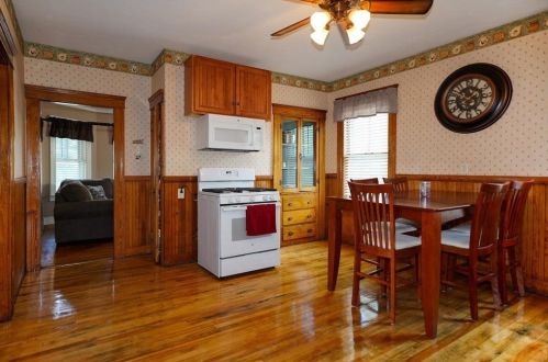 121 Hope Ave, Worcester MA 01603-2237 exterior