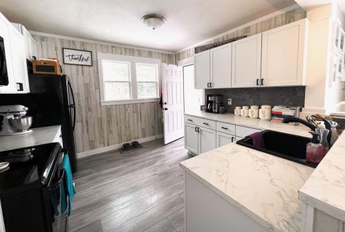 975 Evanston Ave, Meskegon MI  49442-4062 exterior