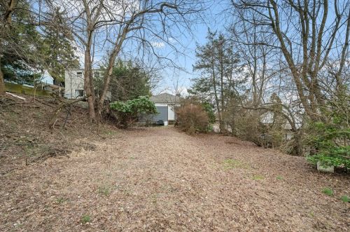 160 Howard St, Pittsburgh PA 15235-2832 exterior