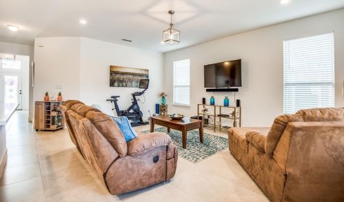 3826 Aransas St, Dallas TX 75212-1307 exterior