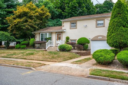 8 Baldwin Rd, Edison, NJ 08817-3818