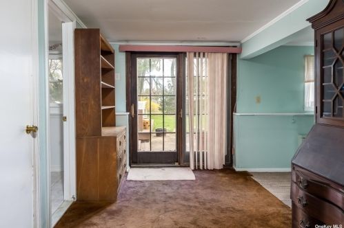 16 Barclay St, Huntington Station NY 11746-2619 exterior