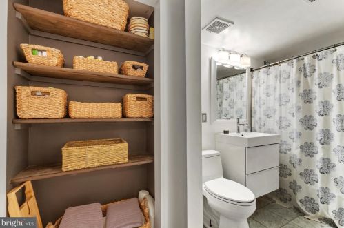 5250 Maris Ave, Alexandria VA exterior