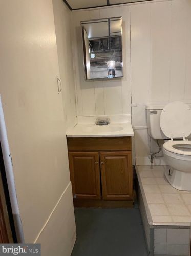 224 27 St, Camden NJ 08105-3927 exterior