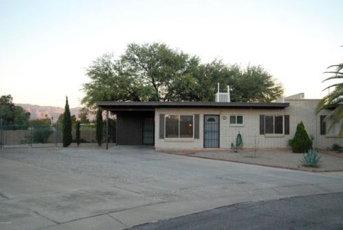 8281 34th St, Tucson, AZ 85710-6124
