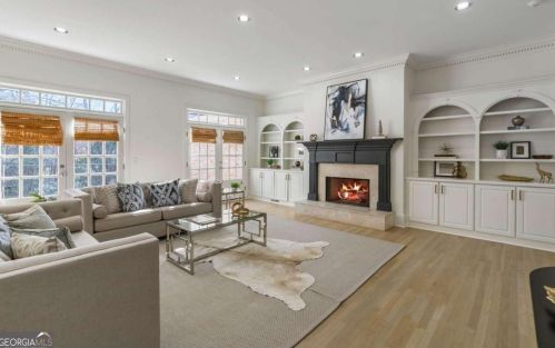 700 Brookwoods Trce, Atlanta GA 30342-2473 exterior