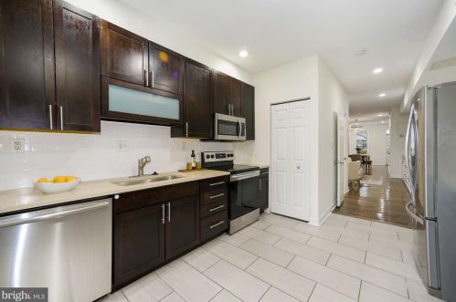 1421 3 St, Washington DC 20001-1960 exterior