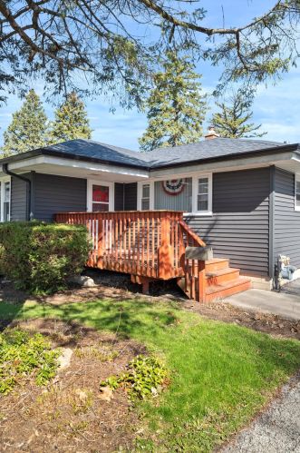 1605 Jones St, Joliet, IL 60435-6713