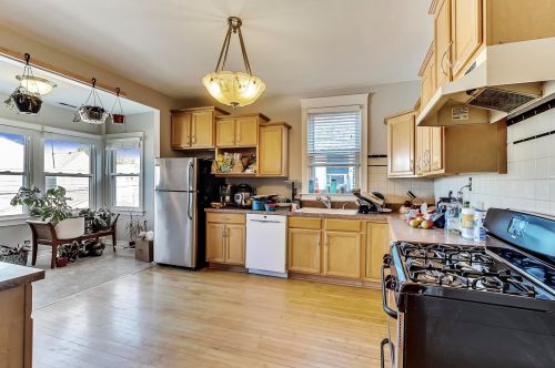 3831 Central Park Ave, Chicago IL 60618-4102 exterior