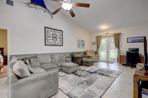 5502 Southwind Trl, Fort Pierce FL 34951-3557 exterior