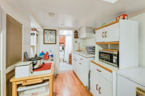 29 Vondran St, Huntington Station NY 11746-2548 exterior