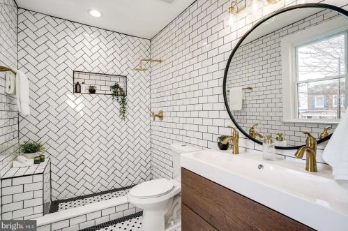 1727 16th St, Washington DC  20020-5661 exterior