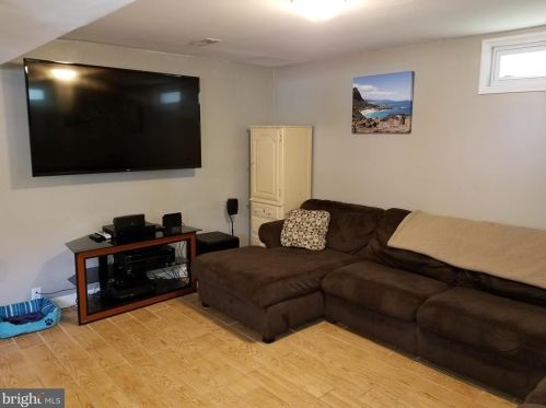 402 Wisconsin Trl, Browns Mills NJ 08015-5621 exterior