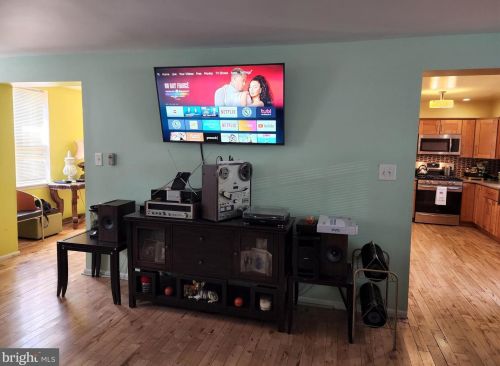 1007 Colorado St, Philadelphia PA 19146-4734 exterior