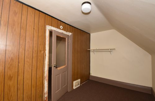 1043 31, Milwaukee WI 53215-2133 exterior