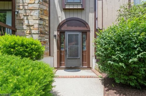 34 Delbarton Ct, Hackettstown, NJ 07840-4215