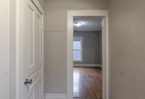 830 Alpine Ave, Grand Rapids, MI 49504-4410