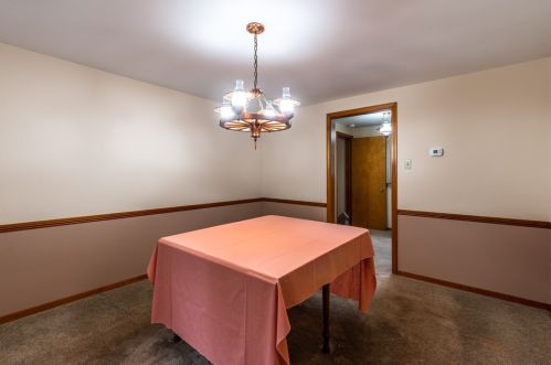 537 Middle St, Pittsburgh PA 15227-3844 exterior