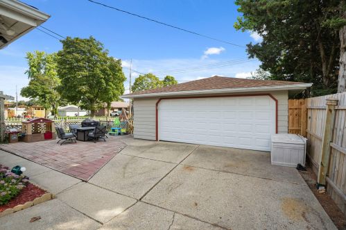 7925 Holt Ave, Milwaukee WI 53219-3845 exterior