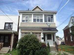 7523 Roslyn St, Pittsburgh, PA 15218-2518