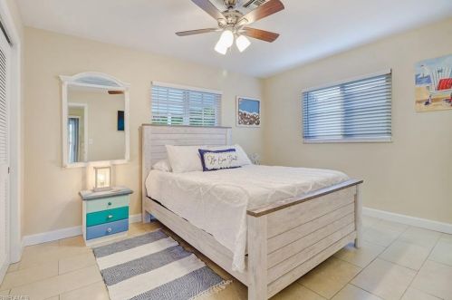 709 93 Ave, Naples FL 34108-2440 exterior