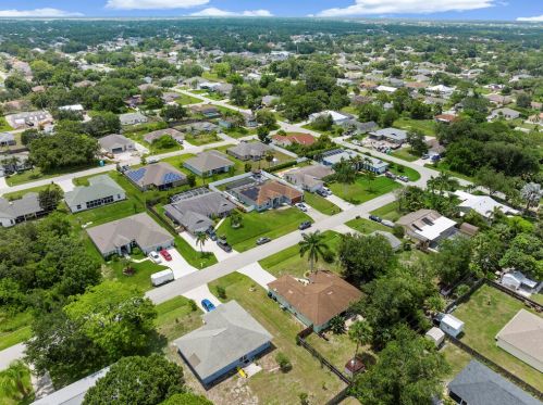 1919 Beekman St, Fort Pierce FL 34953-1727 exterior