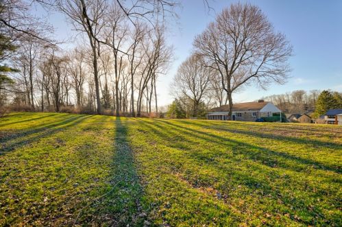 210 Johnston Rd, Pittsburgh PA  15241-2555 exterior