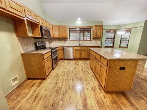 7206 Anaqua Dr, Austin TX 78750-7929 exterior