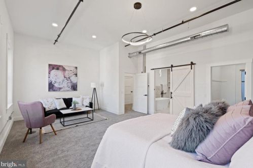 220 Prince St, Lancaster PA 17603-5878 exterior