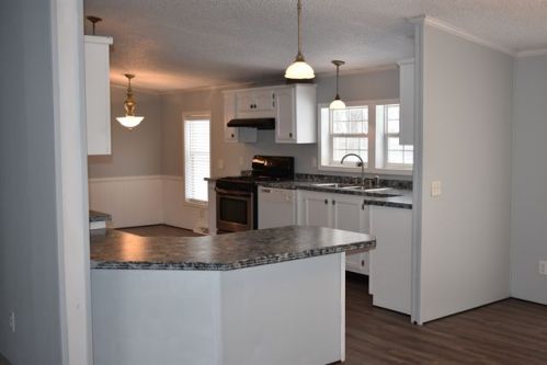 29241 Windywoods St, Lawton, MI 49065-8759