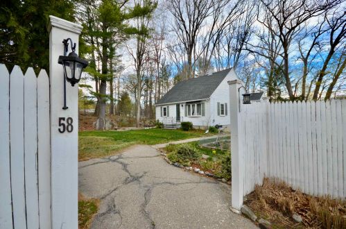 58 Back River Rd, Dover, NH 03820-4404