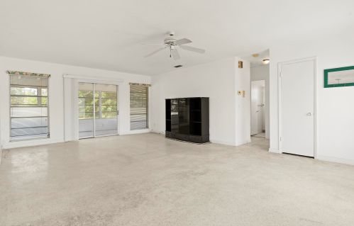 213 Prima Vista Blvd, Fort Pierce FL  34983-8461 exterior