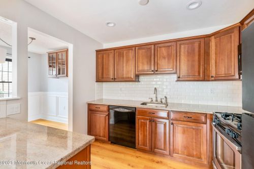 1202 Dahlia Ct, Jackson Twp NJ 08527-4160 exterior