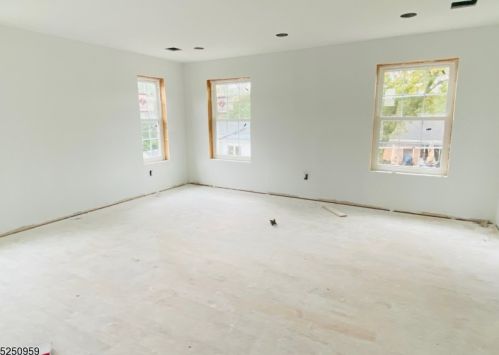 90 Kipling Ave, Springfield NJ  07081-3216 exterior